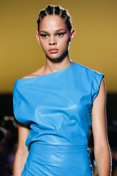 Look 25